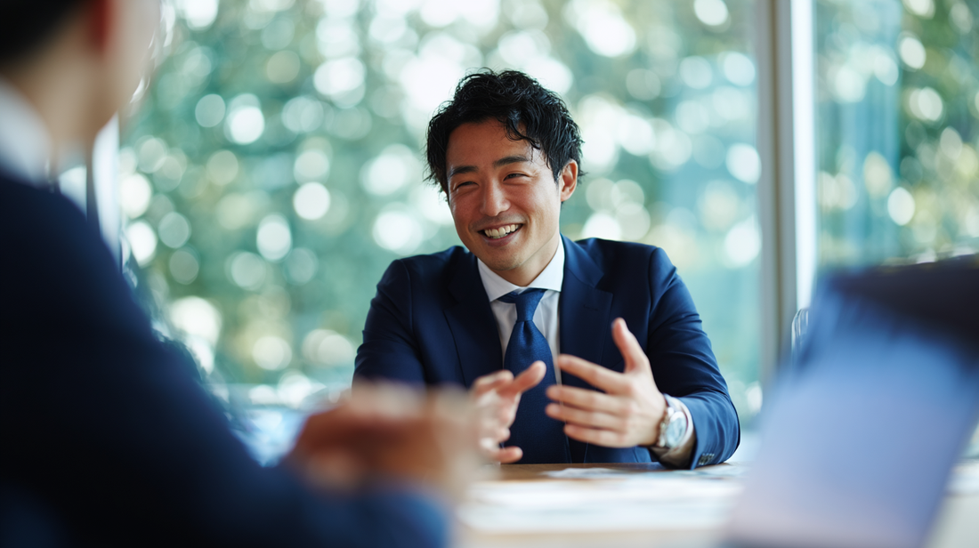 来客先で、湯呑のお茶をいただいた日。一杯の湯呑に教わった、「時間を贈る」ということ